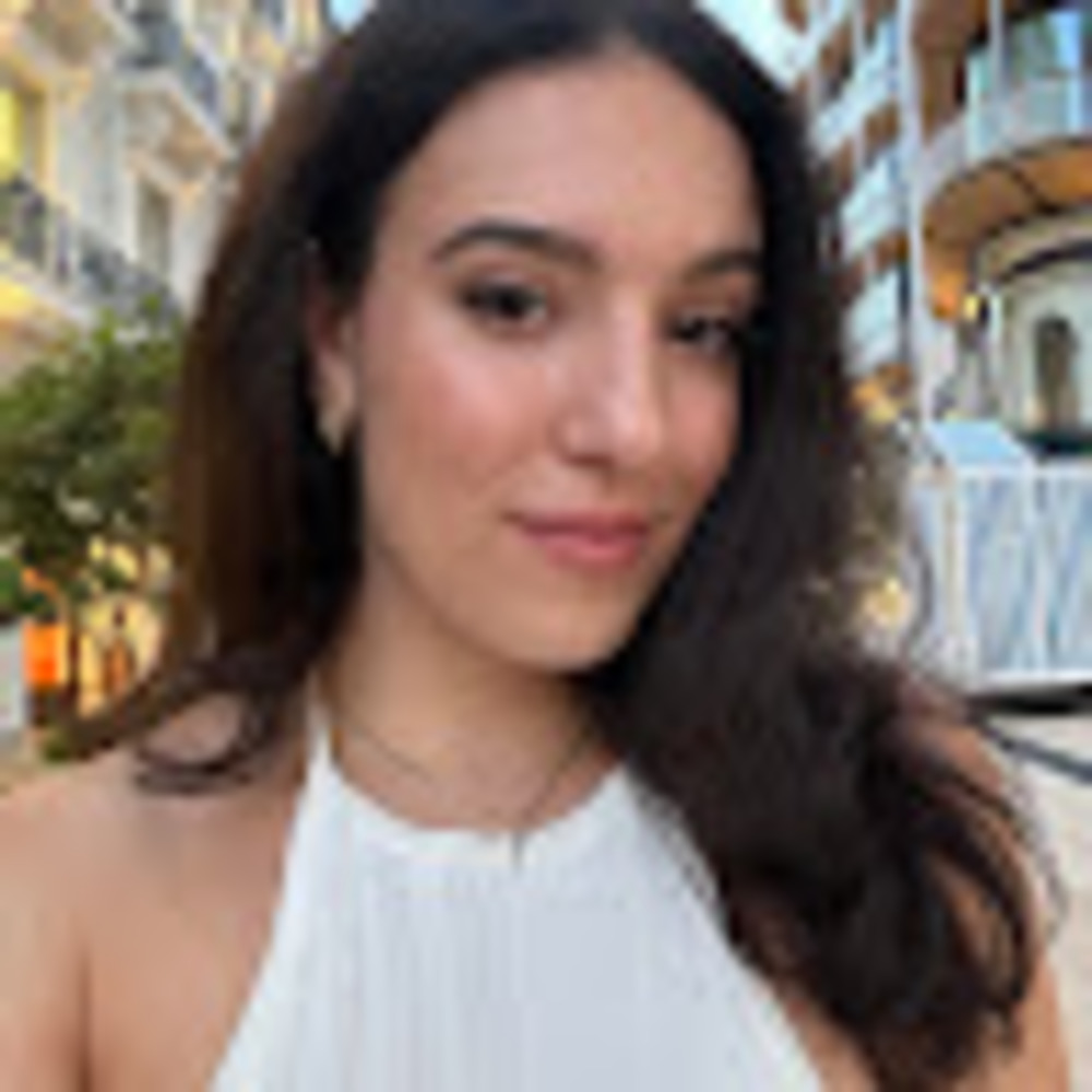 Meet your Posher, Alexia